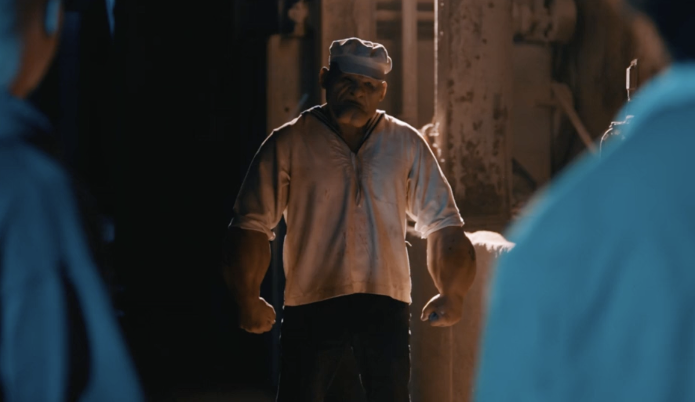 《大力水手：血腥菠菜》3.21上映！童年英雄变嗜血怪物，菠菜工厂惊现人骨榨汁机